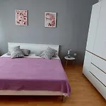 Alenka Apartamento Tkon
