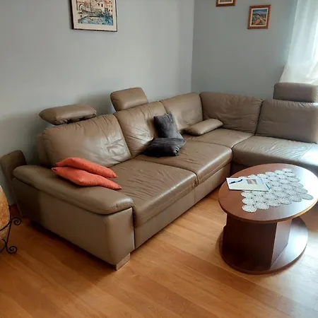 Alenka Apartamento *