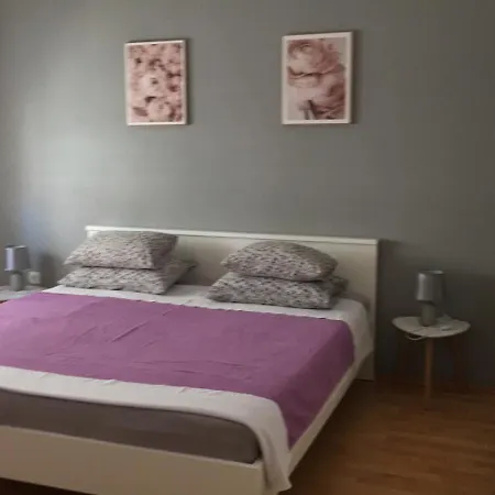 Alenka Apartamento Tkon