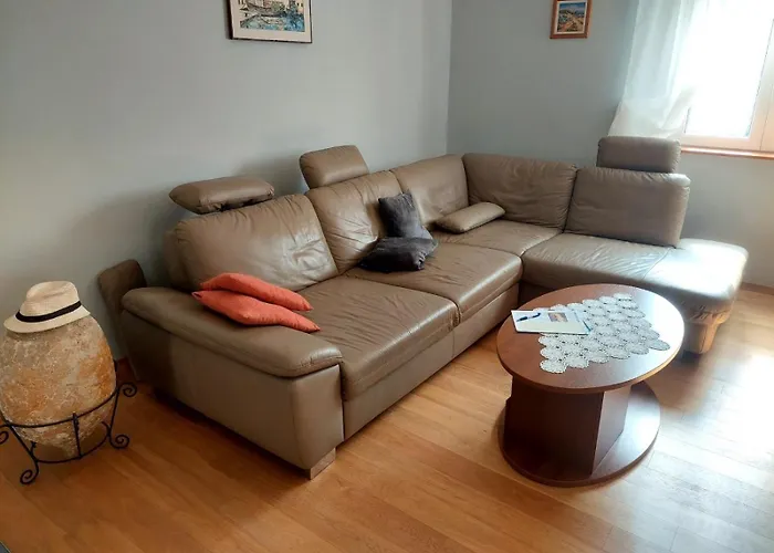 Alenka Apartamento *